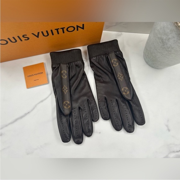 Louis Vuitton Black Gloves - Picture 4 of 6